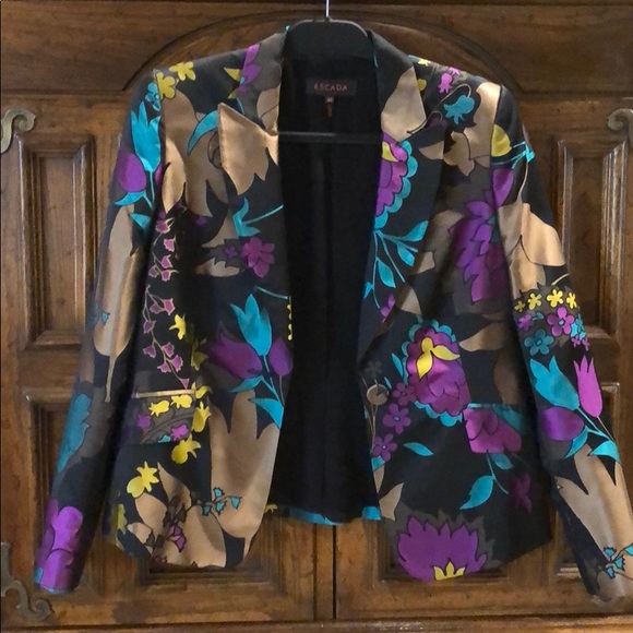 Escada Jackets & Blazers - ESCADA BLAZER VINTAGE SIZE 40